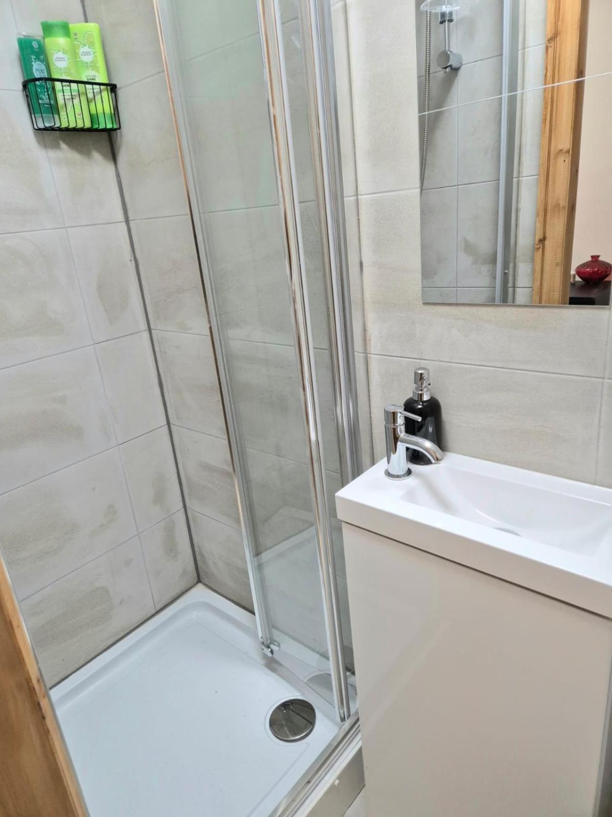 Rooms In Manchester 6 Minutes Drive To Victoria Station Exteriér fotografie