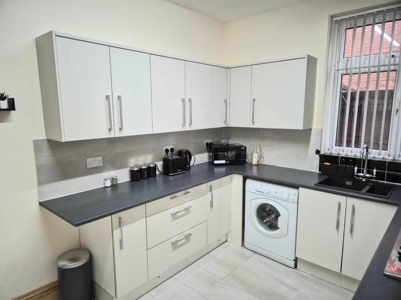 Rooms In Manchester 6 Minutes Drive To Victoria Station Exteriér fotografie