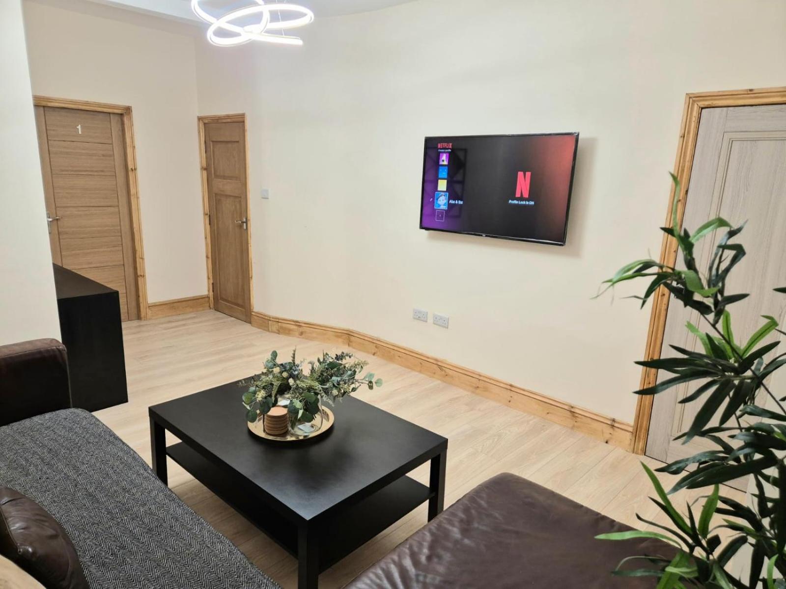 Rooms In Manchester 6 Minutes Drive To Victoria Station Exteriér fotografie