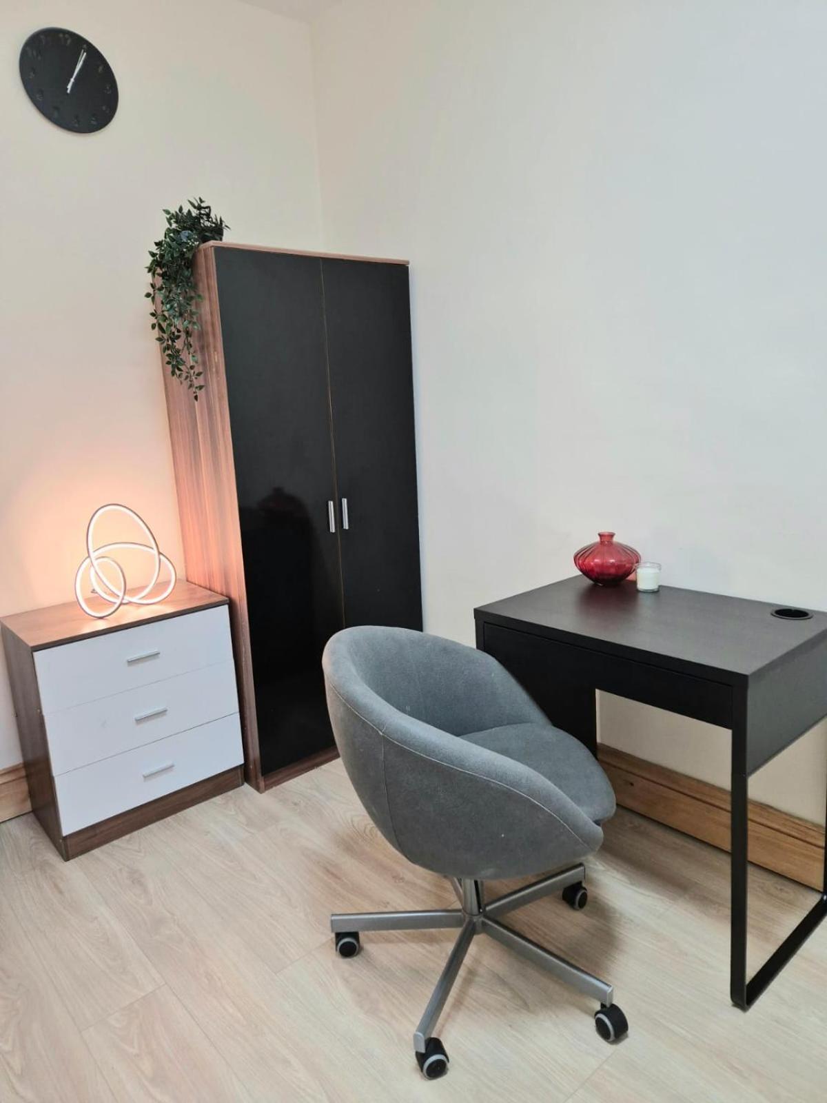 Rooms In Manchester 6 Minutes Drive To Victoria Station Exteriér fotografie