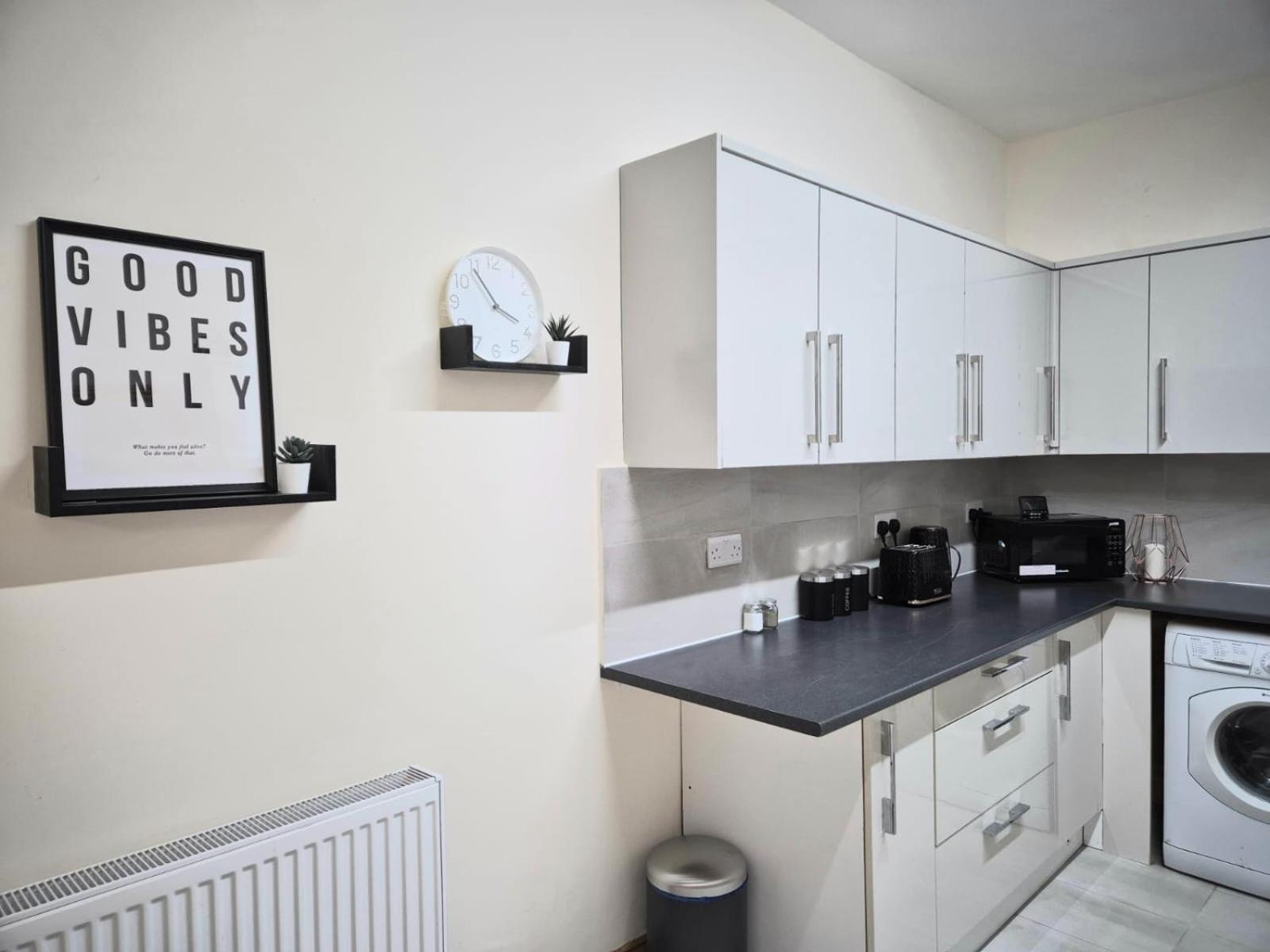 Rooms In Manchester 6 Minutes Drive To Victoria Station Exteriér fotografie